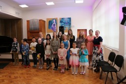 Koncert tříd Petry Sobotkové a Anny Nedvědové