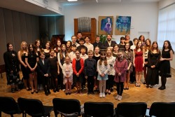 Koncert více rukou