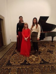 Johana Švejnohová na koncertu MenART