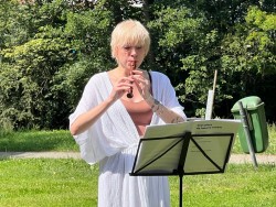 Vystoupení Zuzany Iljaševy u busty Milady Horákové